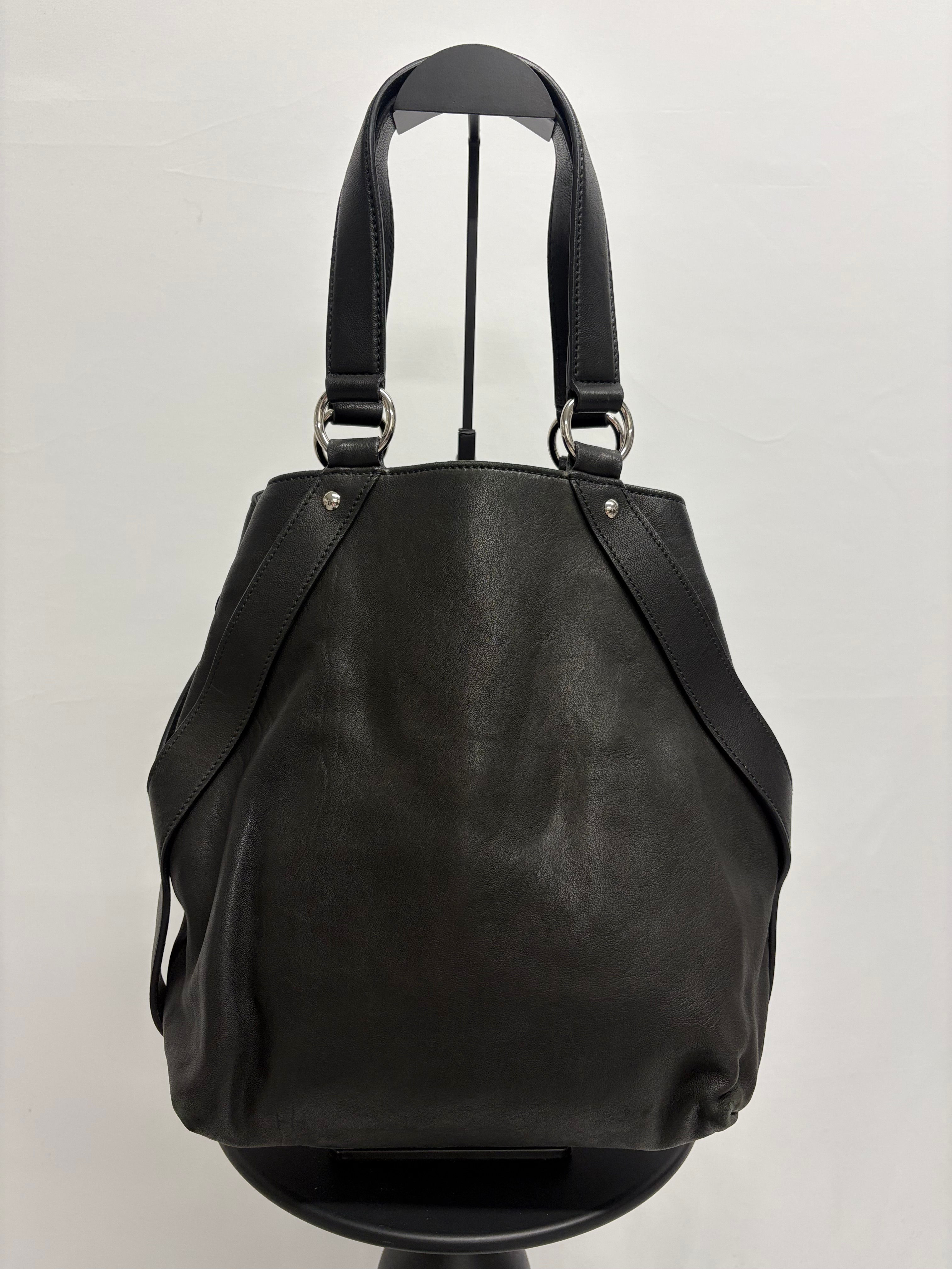 YVES SAINT LAURENT Schultertasche aus Leder