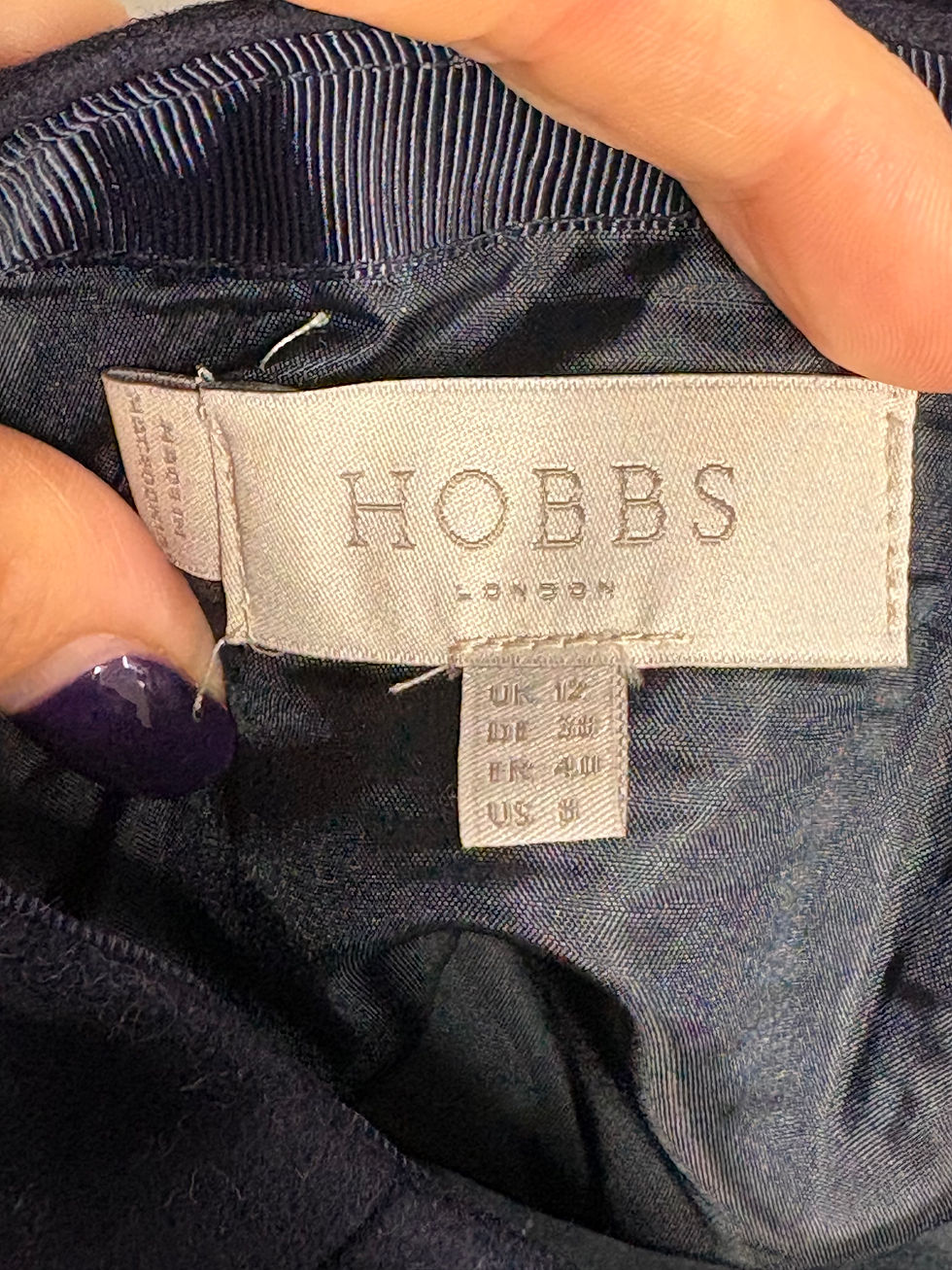 Miniaturbild: HOBS LONDON label, UK 12, DE 38, FR 40, US 8, close-up shot of the clothes.