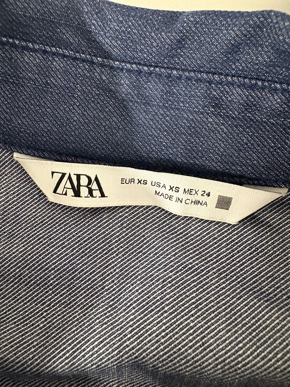 Miniaturbild: ZARA label with EUR XS, USA XS, MEX 24 and Made in China on denim