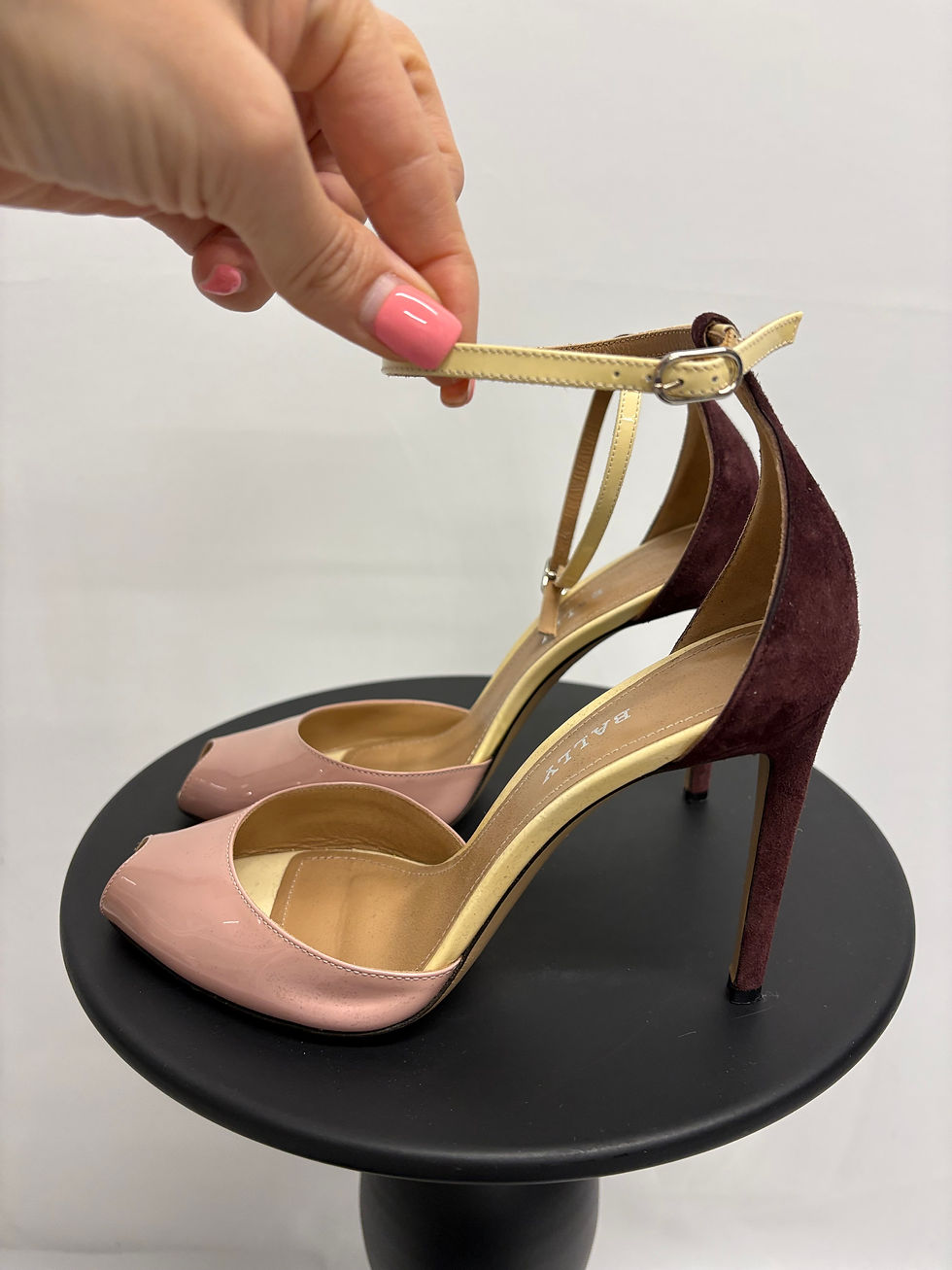 Miniaturbild: BALLY Peeptoe Pumps aus Leder Gr. 38