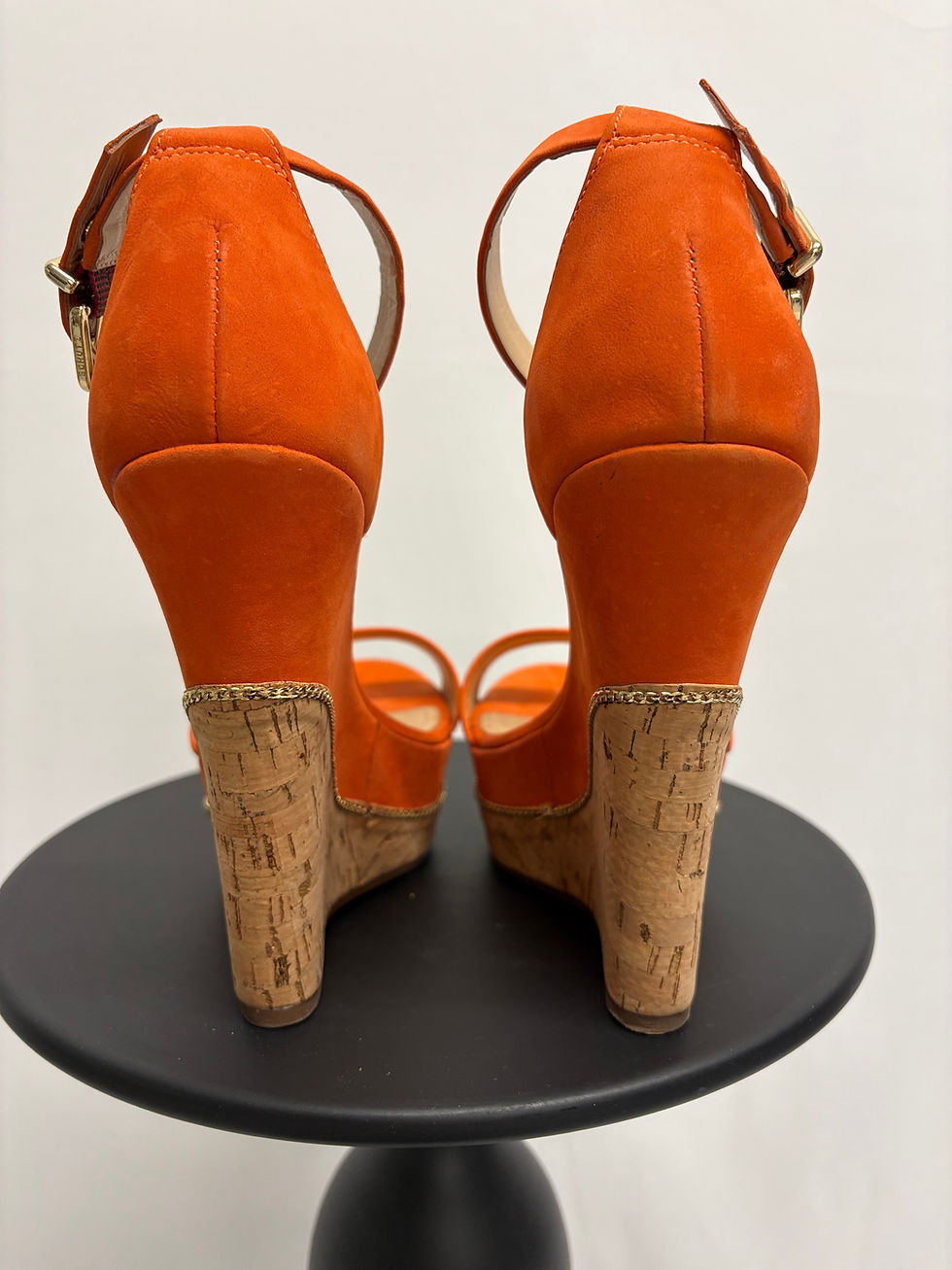 Miniaturbild: SCHUTZ Keilabsatz Sandalen aus Wildleder Gr. 39 (NP 269.-)