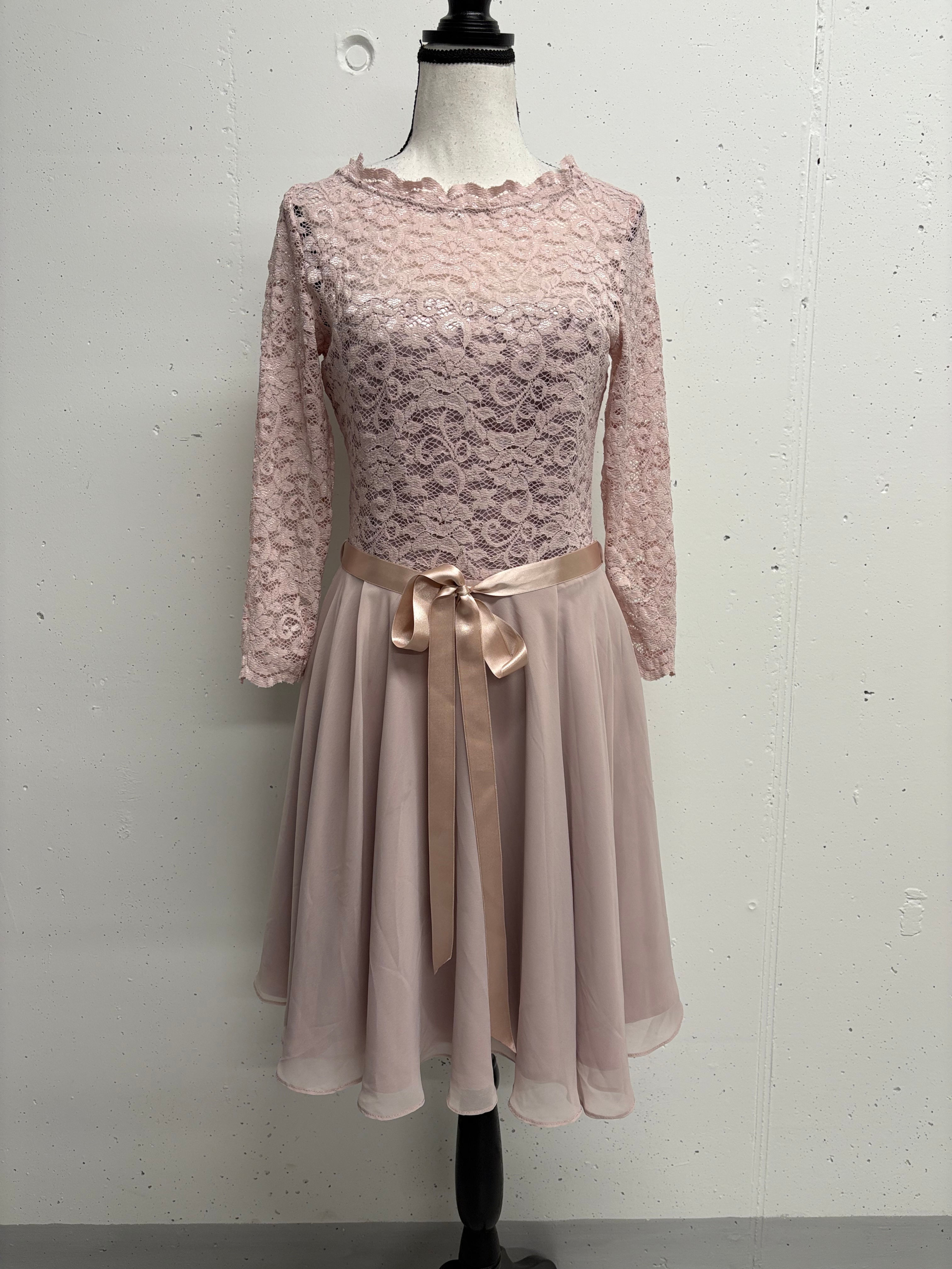 Rosa Spitze Kleid mit Schleife, VELVET Bluse mit Stickerei Gr. S elegante Mode. 