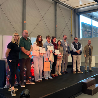 Personne sur une scène