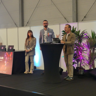 Personne sur une scène