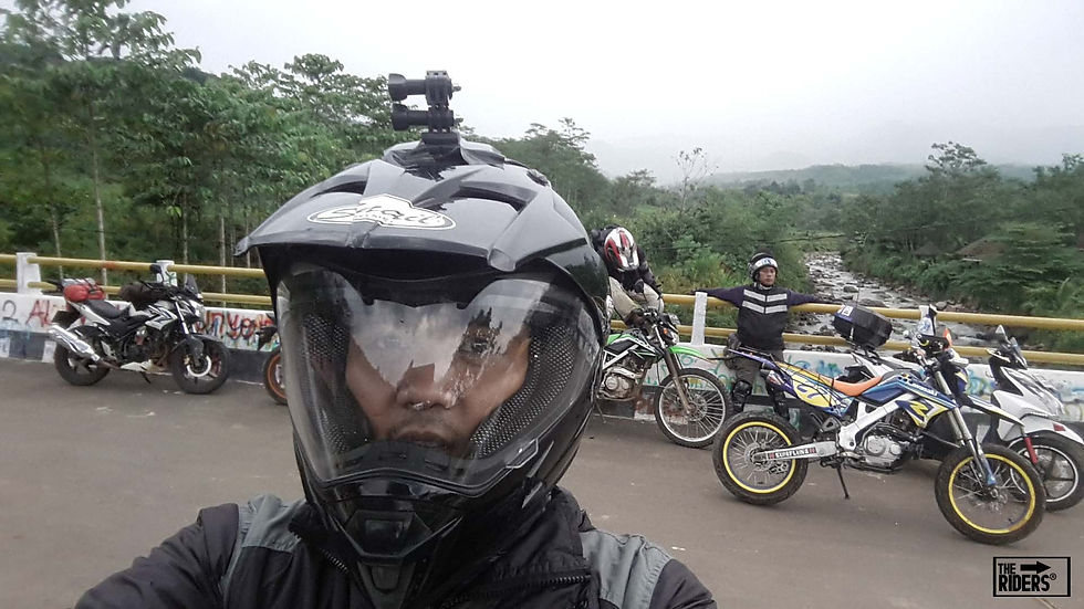 touring-motor-indonesia-bikers