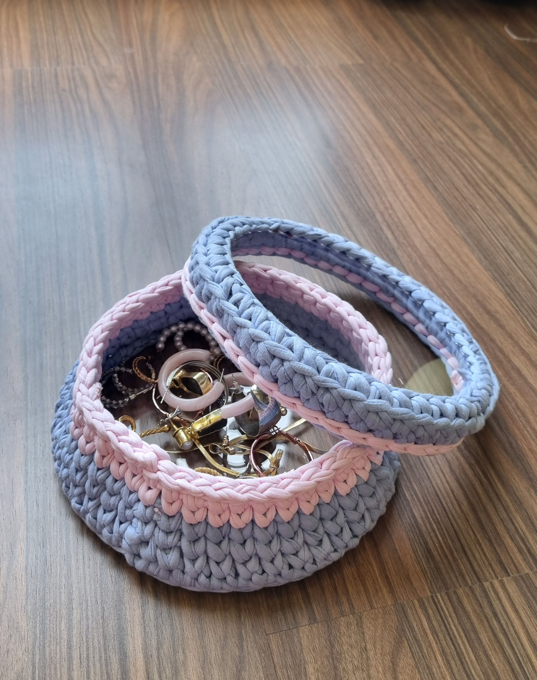 Crochet Circular Acrylic Basket with Lid