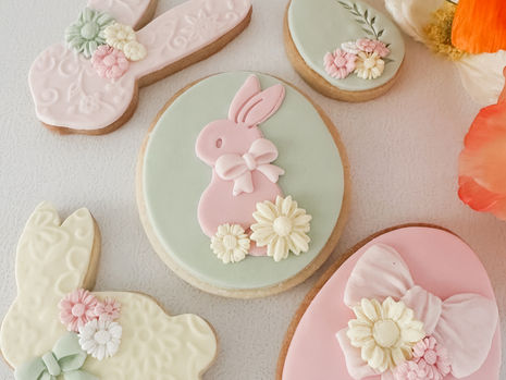 Fondant Covered Easter Vanilla Cookies