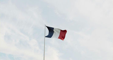 النقابات التعليمية تواصل الكفاح ضد اليمين المتطرف في فرنسا 