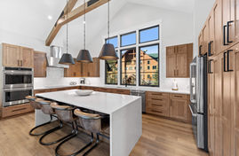 Bright vacation rental kitchen in Keystone, Colorado