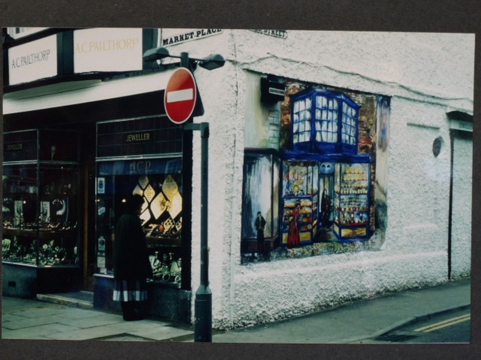 Tardis mural on Market Place building
