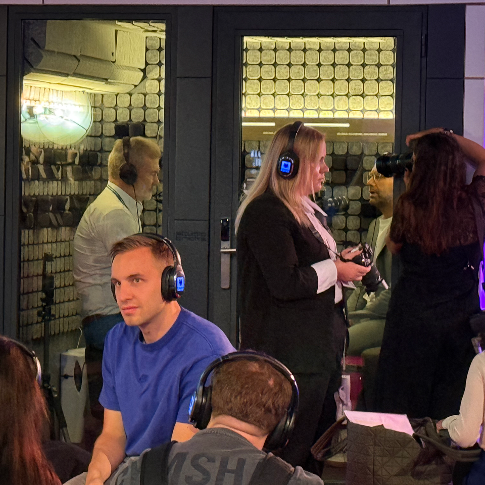Live-Podcast auf der SCCON 2025 in Berlin während einer Smart-City-Konferenz mit Fokus auf digitale Stadtentwicklung und Innovation.