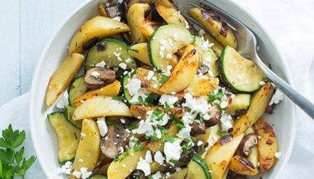 Aardappelroerbak met champignons