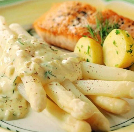 Asperges met witte wijnsaus