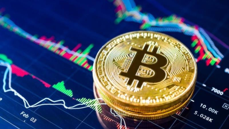 Bitcoin Has Only Had One Other Rounded Top, And a Major Correction Followed