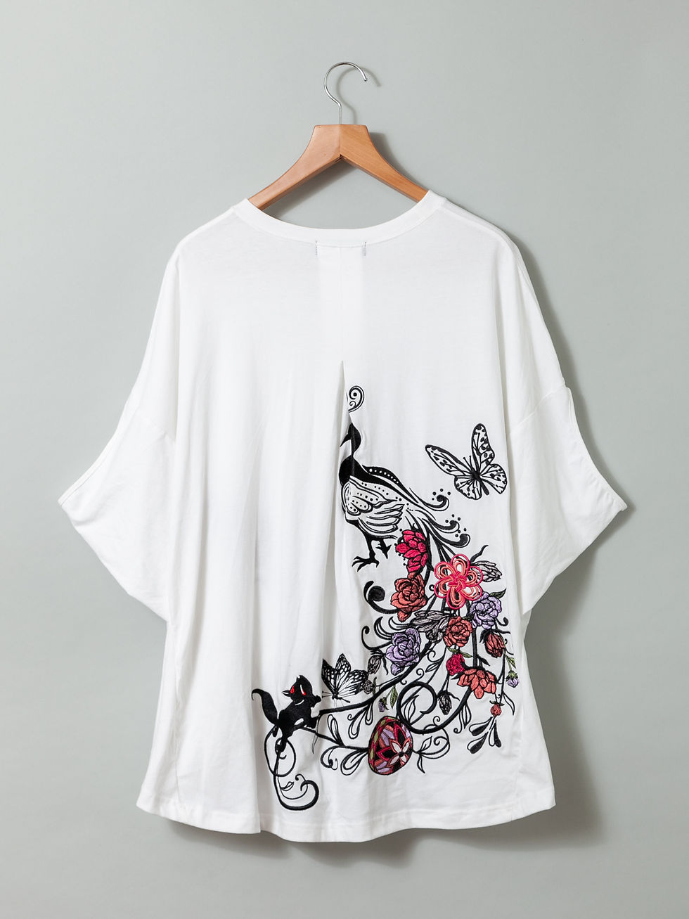 サムネイル： 今昔 KJ-29204 -97 こんじゃく『孔雀の花』ALL刺繍チュニックTシャツ