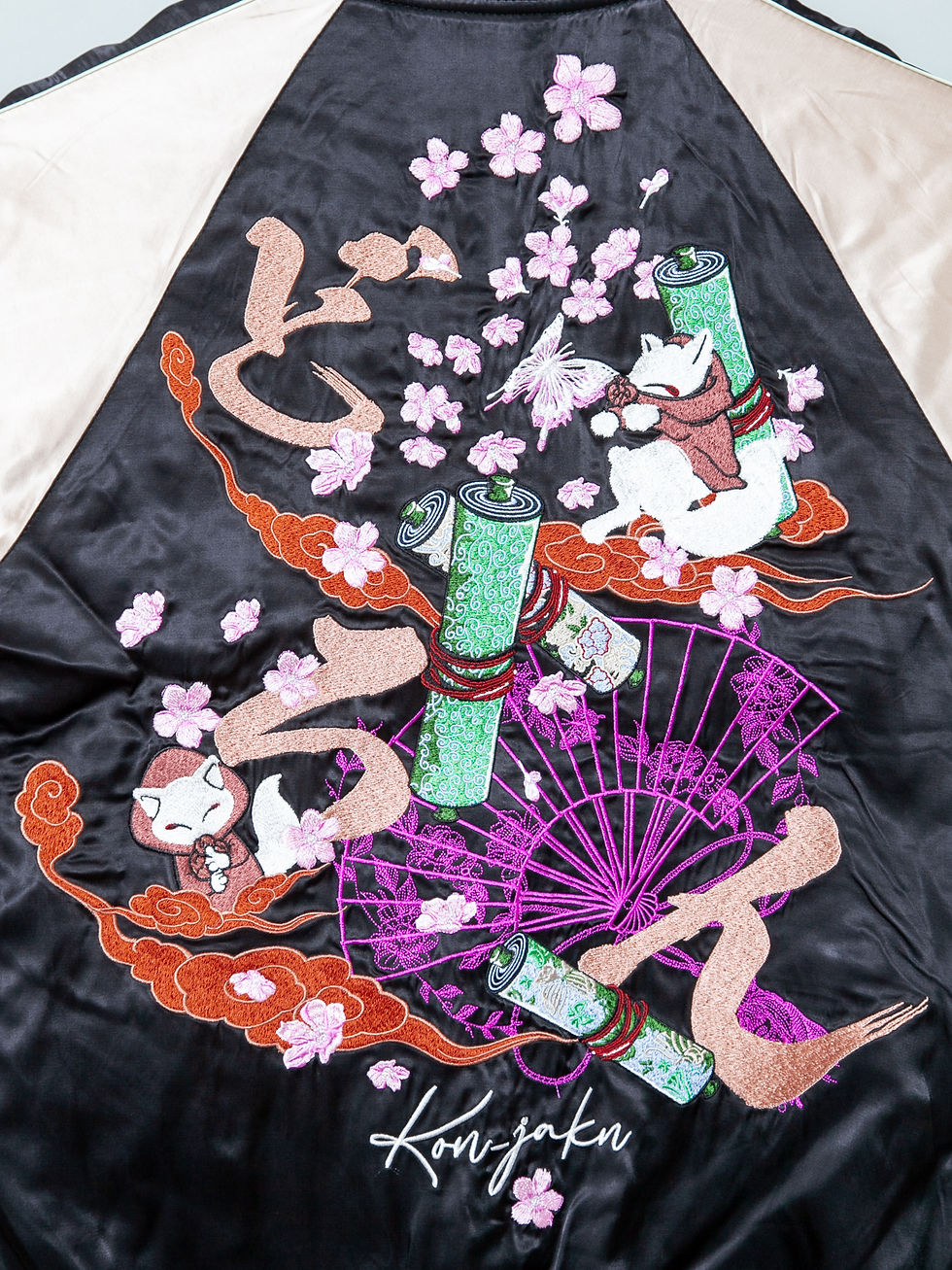 縮圖：今昔 KJ-29283 (5) こんじゃく『どろん』ALL刺繍 リバーシブル スカジャン