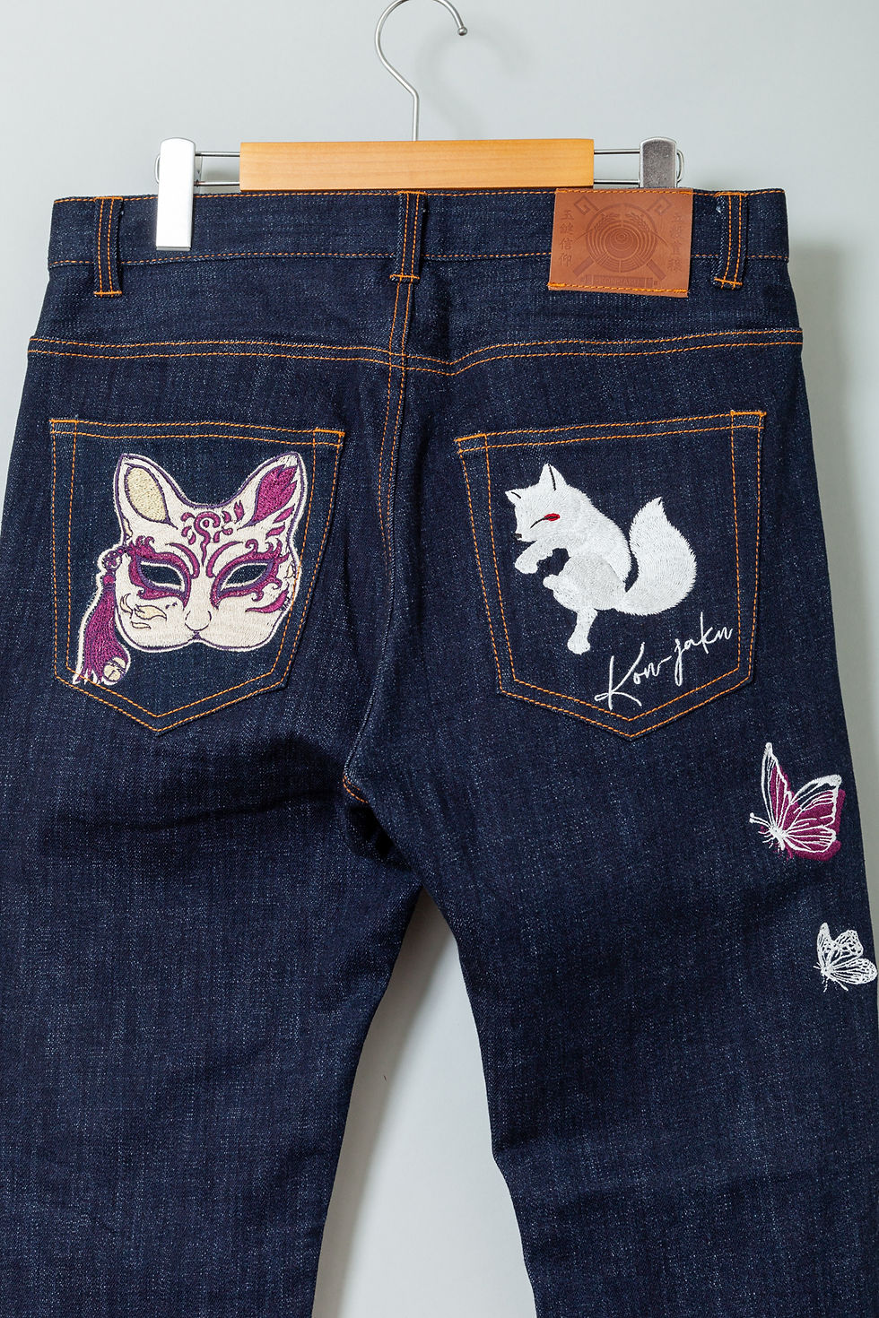 今昔 KONJAKU 牡丹　狐　デニムジーンズ 刺繍デニムパンツ　30 ○今昔 KJ-29123 -86 こんじゃく『牡丹と狐』ALL刺繍デニム