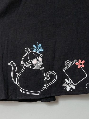 ○LiN AL-75745 -93 『食器に隠れる猫とネズミ』ALL刺繡 シャツ