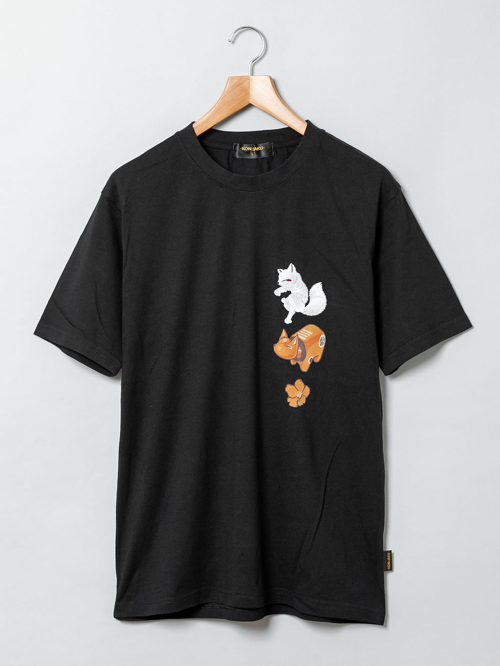 Rio 柚木ティナ 半袖Tシャツ 恵比寿マスカッツ コラボ グレー 今昔 KJ-29248 -18前 こんじゃく『狐赤べこ』半袖T シャツ