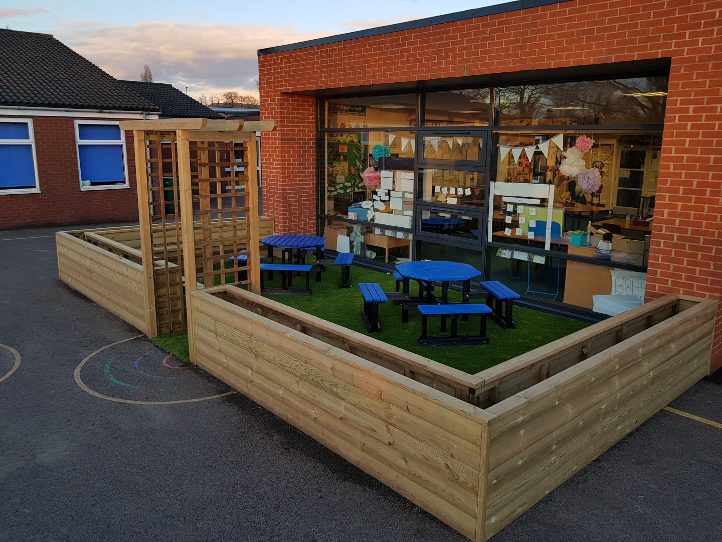 Corner Planter Bench