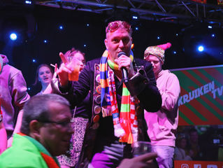 FRANK SMEEKENS BRENGT ACHTSTE CARNAVALSSINGLE: GIJ BENT MEN NR.1,2,3,4 