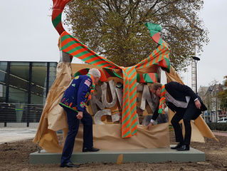 Kunstwerk 55 jaar Kruikenstad onthult op de elfde van de elfde 
