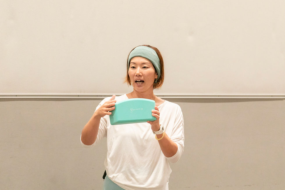 ヨガインストラクターの収入