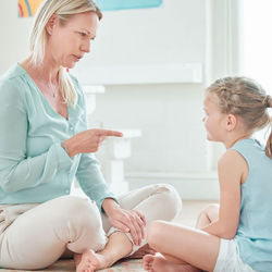 Padre modelo enseñando las normas y limites