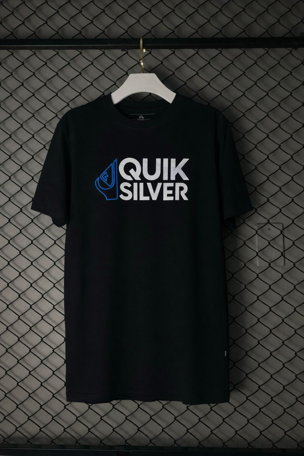 Camiseta Surf Quiksilver Premium Preta Side Wave
