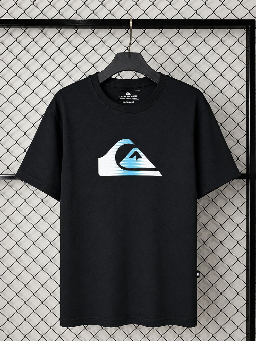 Camiseta Surf Quiksilver Premium Preta Wave Mirror