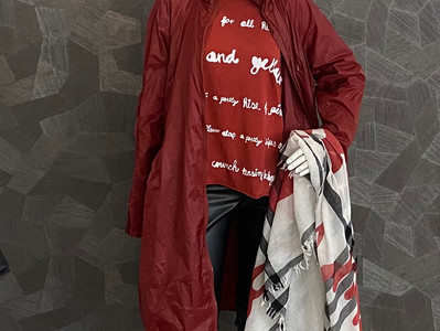 Mantel Rundholz 430€, Shirt Rundholz 140€, Hose D. Schumacher 295€