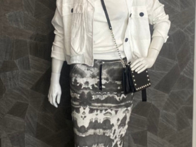 Outfit ThomKrom: Jacke 199€, Rock 149€, Top 69,90€