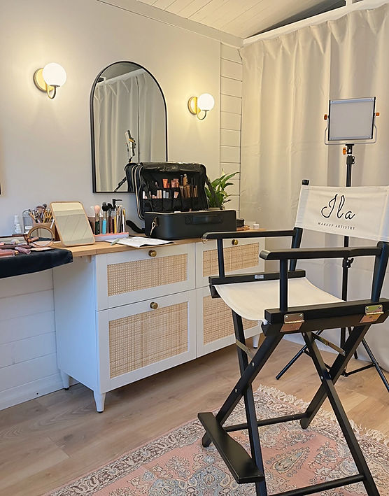 Cotswolds Makeup Lesson studio.jpg