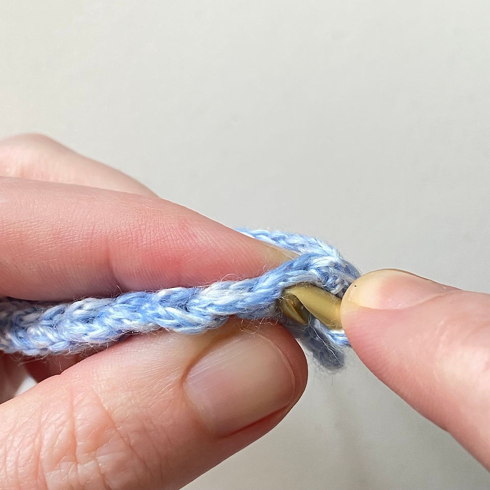 insert hook in next st