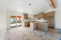 FH22-Kitchen-patio-_ROY7125-LoRes-LoRes-300x200