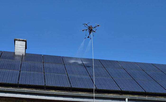 Clean by R - drone de nettoyage professionnel_edited.jpg