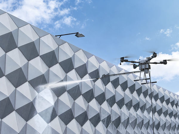 Industriële gevelreiniging met de D15R reinigingsdrone