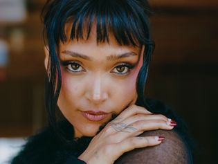 Bonobo and Joy Crookes unite on "Always on your side" and share the video for the track. Bonobo’s new album Distance in Static out September 11th on Ninja Tune.