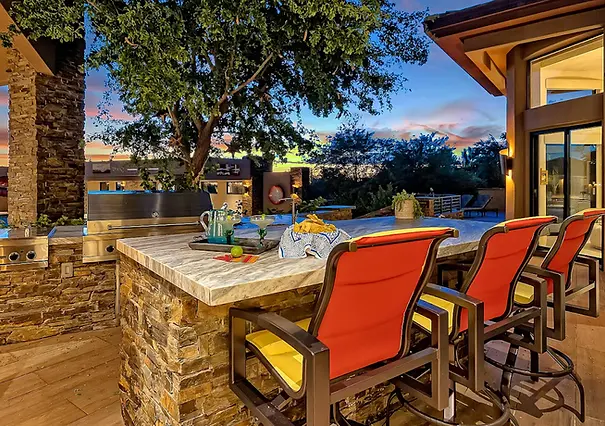 OUTDOOR KITCHEN