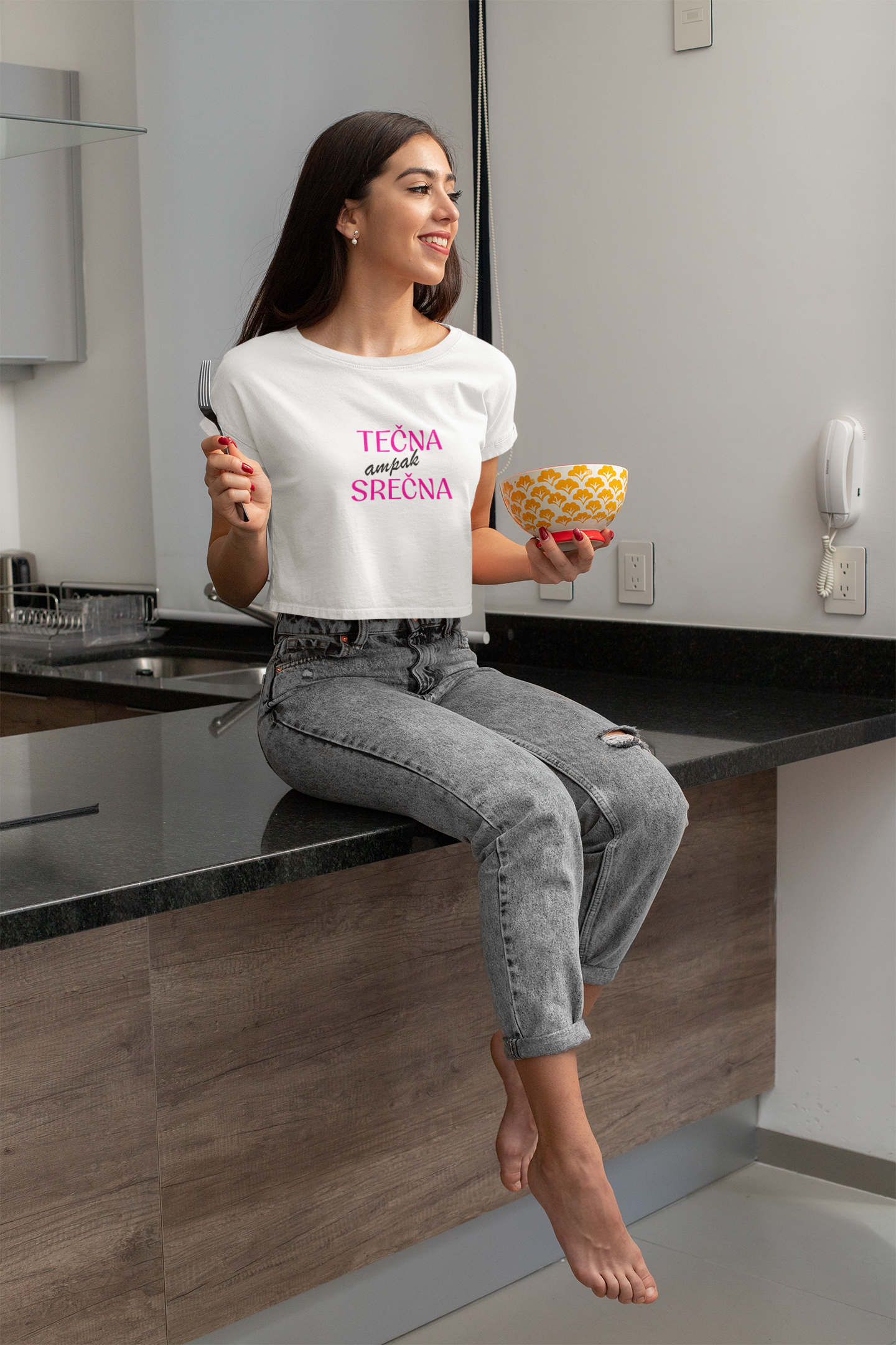 Tečna, ampak srečna