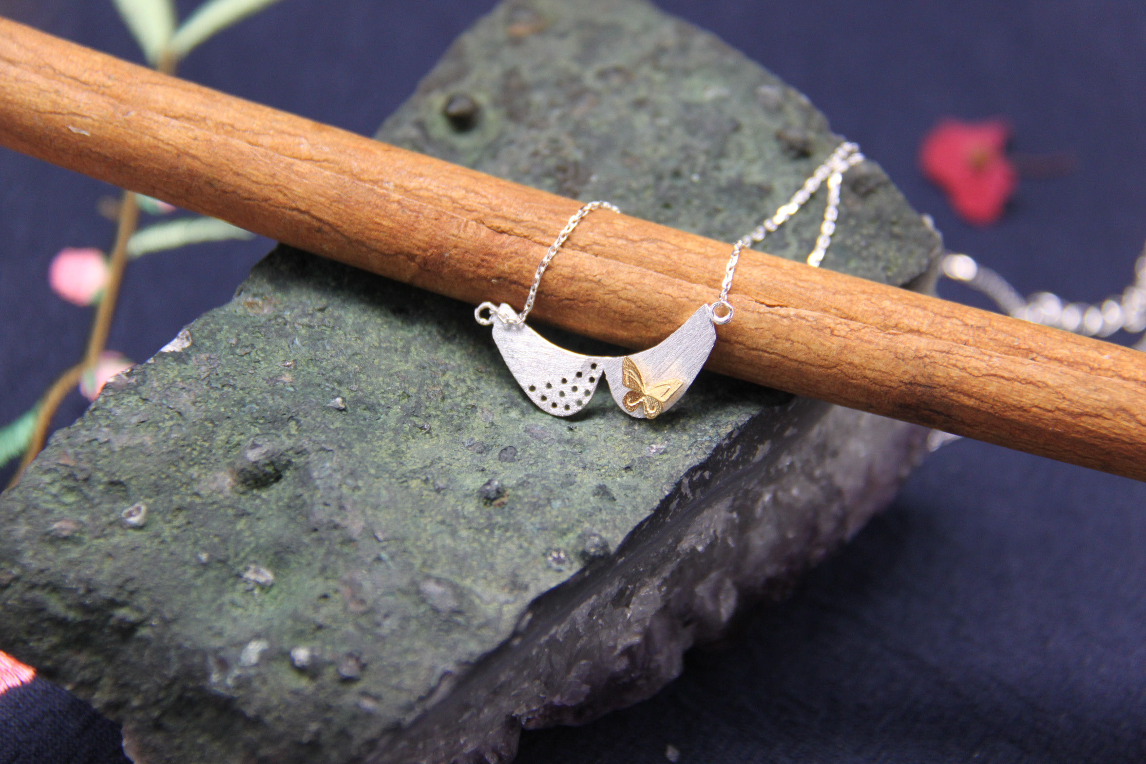 Cutie Collar Necklace