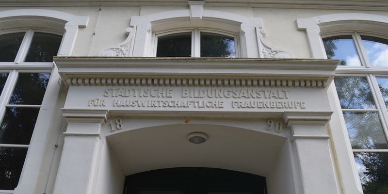 47_Altes_Stadtmdchen_Front - Betreutes W