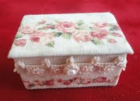 Boite à bijoux rose fermée