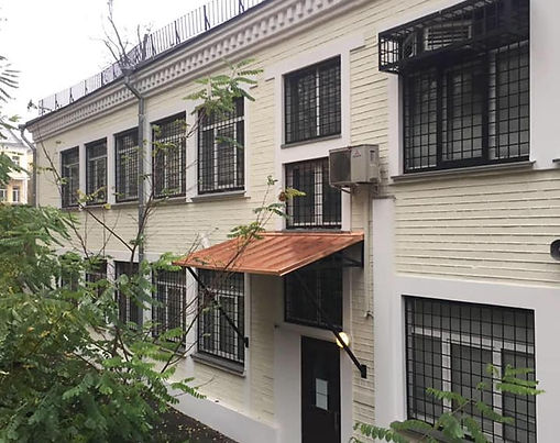 Restoration of the facade with copper elements