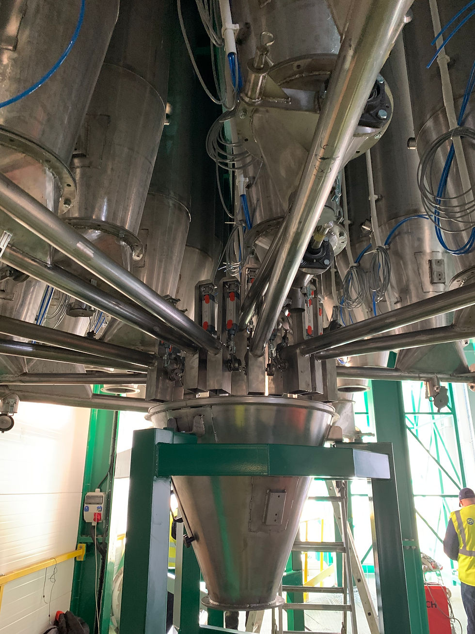 Nawrocki - Waga pod stacją mikrokomponentów