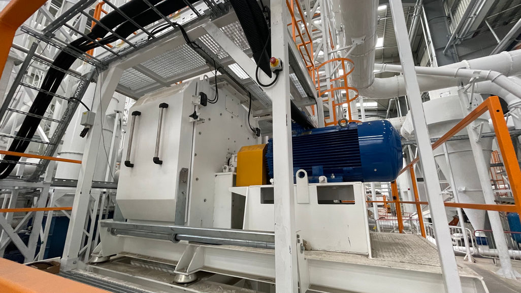 SRF/RDF pellet factory. Grinding section in horizontal hammer mill.