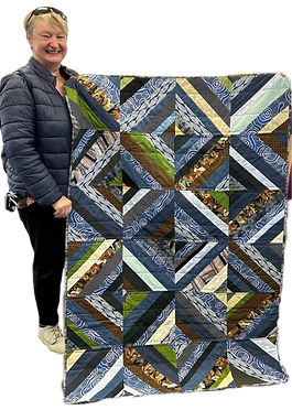 picture jeannette and me with quilt_edited_edited.png