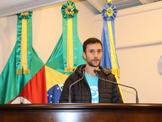 Felipe Mapelli Antunes recebe homenagem como Desportista Gramadense