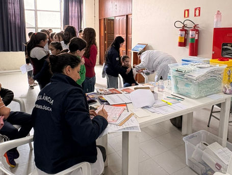 Dia D de Vacinação no Colégio Santos Dumont atende mais de 600 alunos