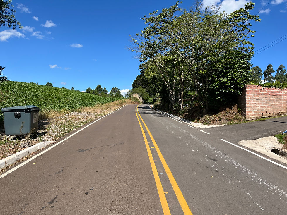 Prefeito acompanha obras de pavimentação no interior de Gramado